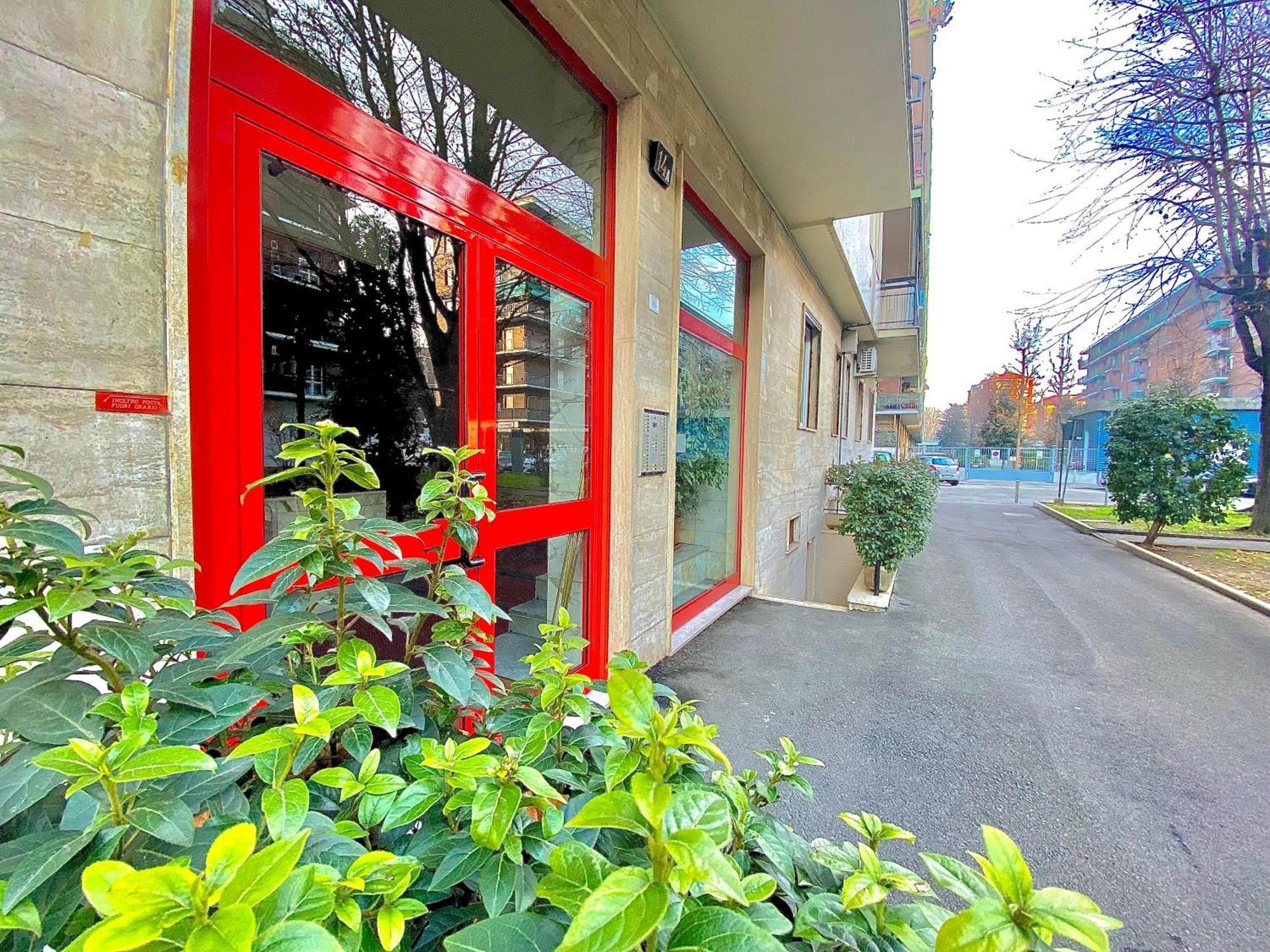 Navigli Style, Tra Metropolitana Famagosta, Comfort E Modernita Apartment Milan Exterior photo